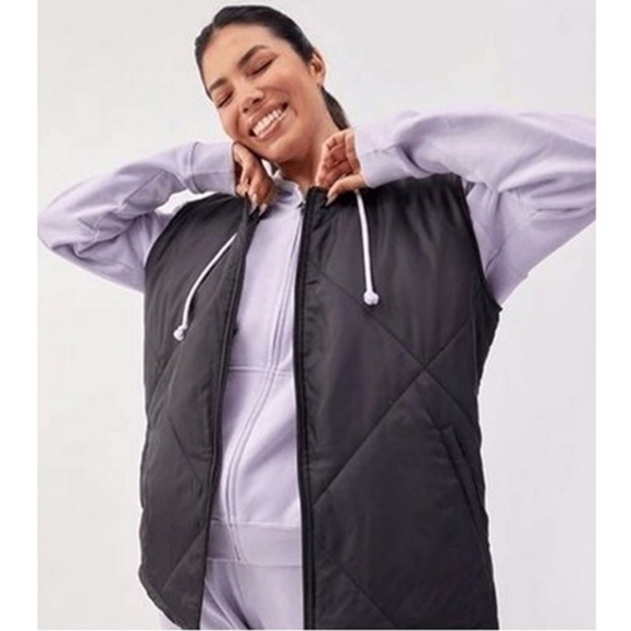 NWT SOCIALITE Quilted Lightweight Black Vest, Zipper Closure, Size L/XL - Picture 4 of 16